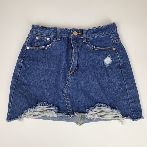 Missguided Frayed & Ripped Denim Skirt - Picture 3 of 5